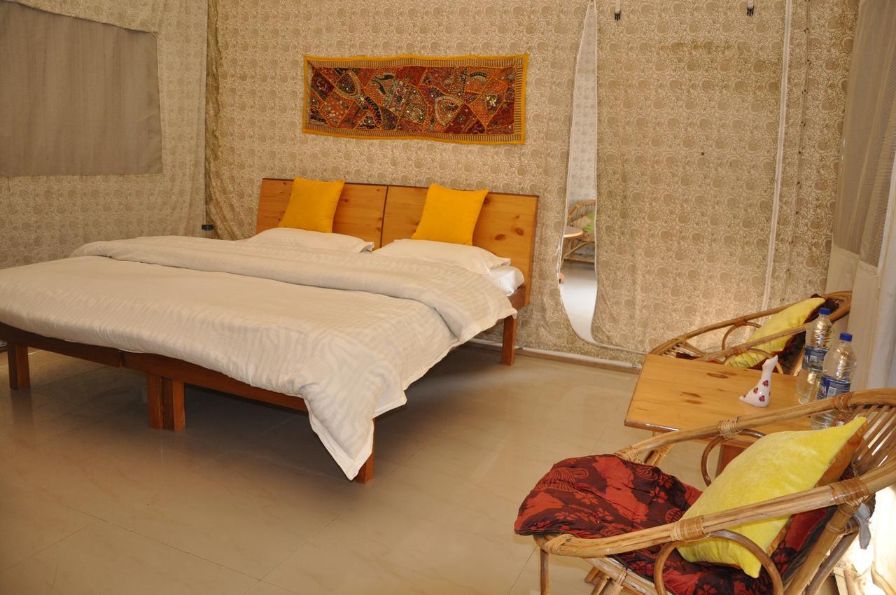 Tatva Bir Tents And Hotel Kangar Eksteriør bilde